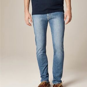 J Crew 770™ Straight-fit stretch jean in medium wash - NWT - 32/30